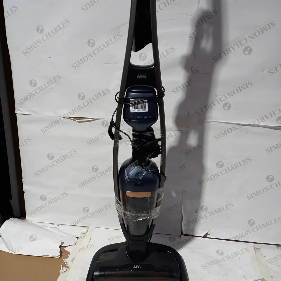 AEG QX9 FLEXIBILITY HOOVER (COLLECTION ONLY)