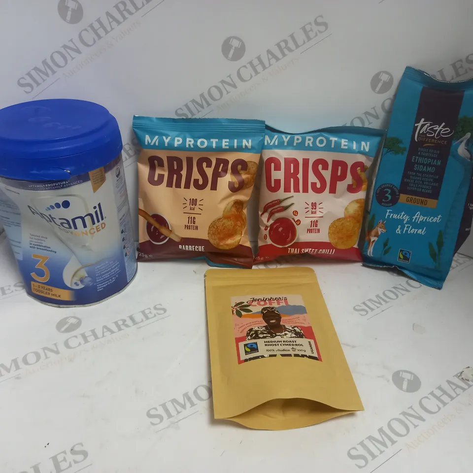 BOX OF APPROX 10 ASSORTED FOOD ITEMS TO INCLUDE - MY PROTEIN CRISPS - APTAMIL ADVANCED - TASTE THE DIFFERENCE ETHIOPIAN SIDAMO ECT