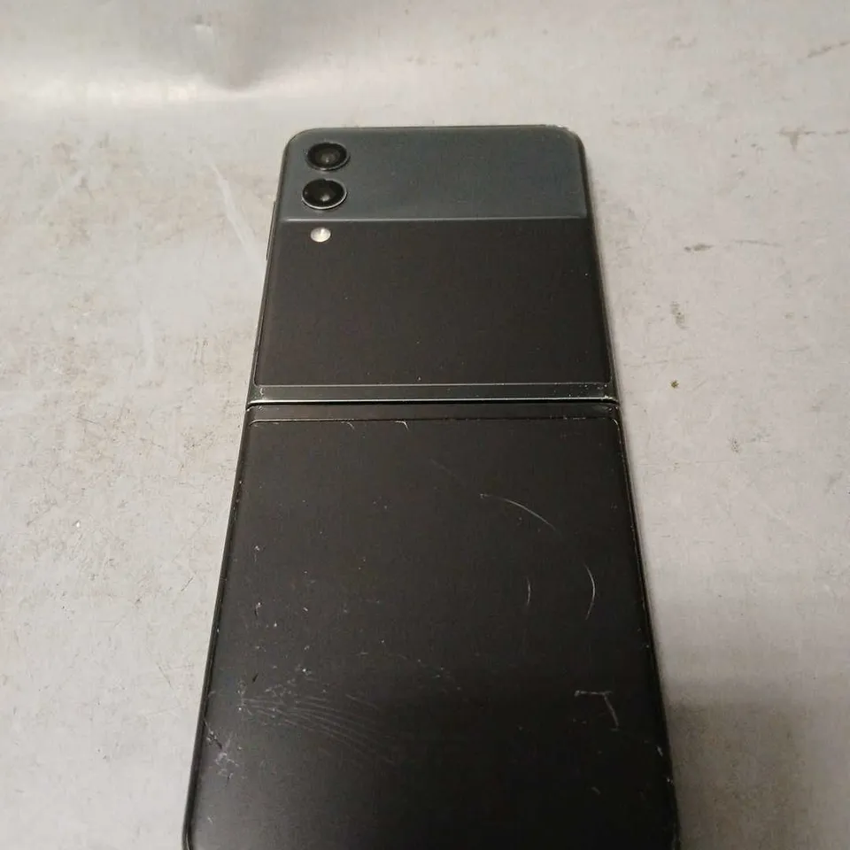 SAMSUNG GALAXY FLIP IN BLACK