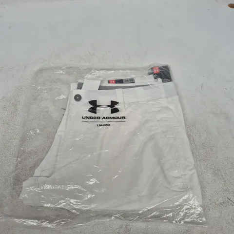 UNDER ARMOUR WHITE TROUSERS SIZE 38/32 