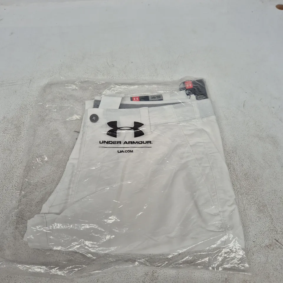 UNDER ARMOUR WHITE TROUSERS SIZE 38/32