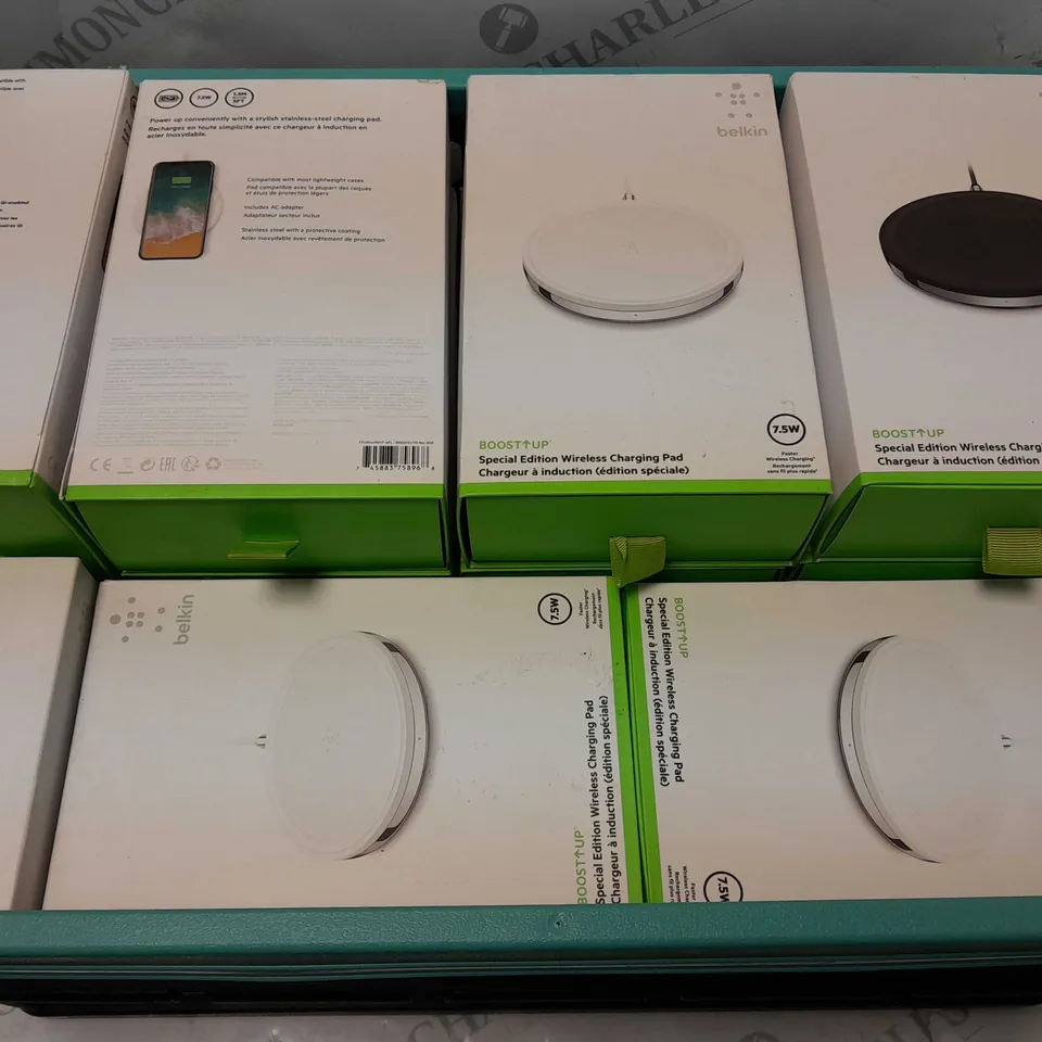 APPROXIMATELY 18 ASSORTED BELKIN BOOST UP SPECIAL EDITION WIRELESS CHARGING PADS (BLACK AND WHITE VARIANTS)