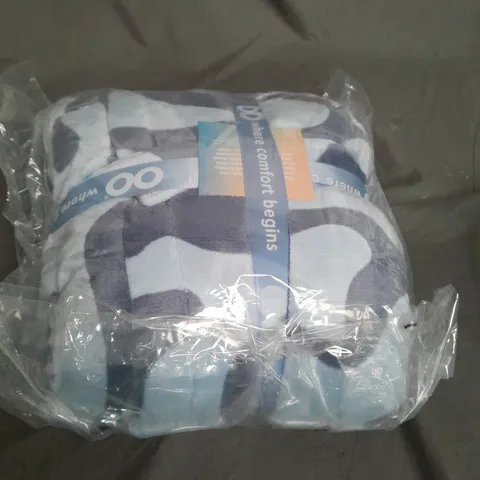 SEALED OODIE HOODED OVERSIZED BLANKET
