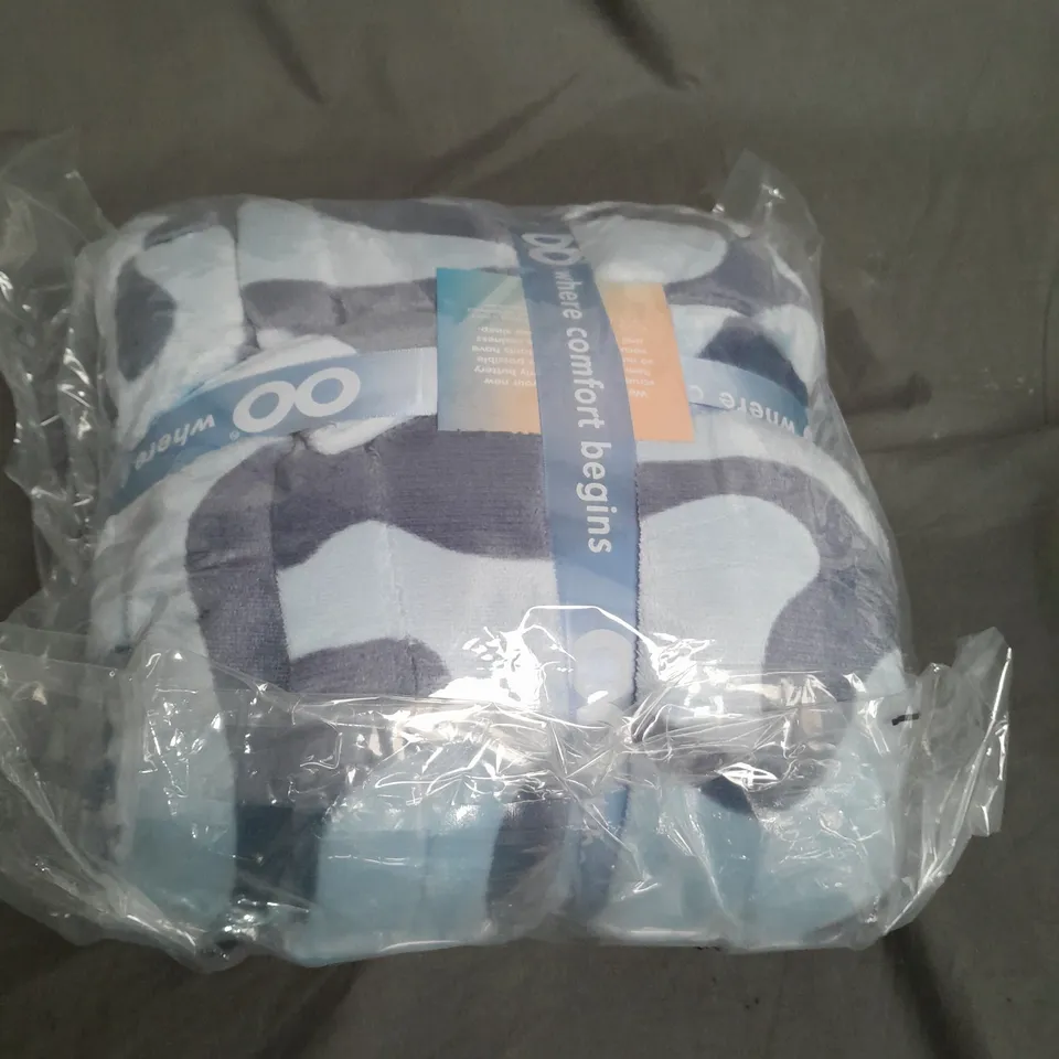 SEALED OODIE HOODED OVERSIZED BLANKET 