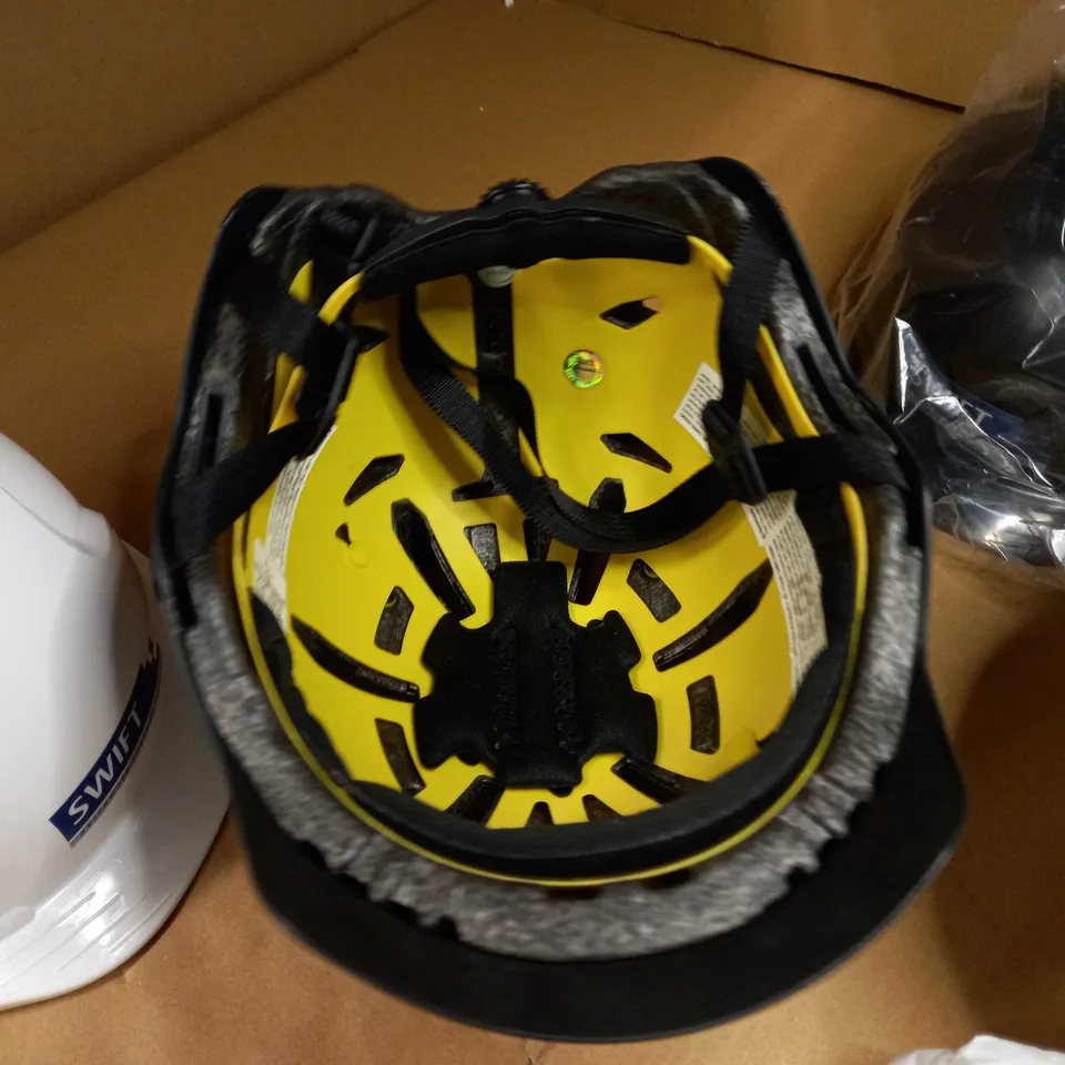 LOT OF APPROX 5 SAFETY HATS/HELMETS ASSORTED COLOURS/STYLE/BRANDS