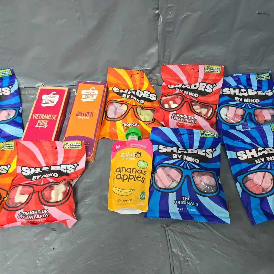 APPROXIMATELY 8 ASSORTED FOOD ITEMS TO INCLUDE ELLAS KITCHEN, SHADES SWEETS, AND SIMPLY COOK RECIPE KITS ETC. 