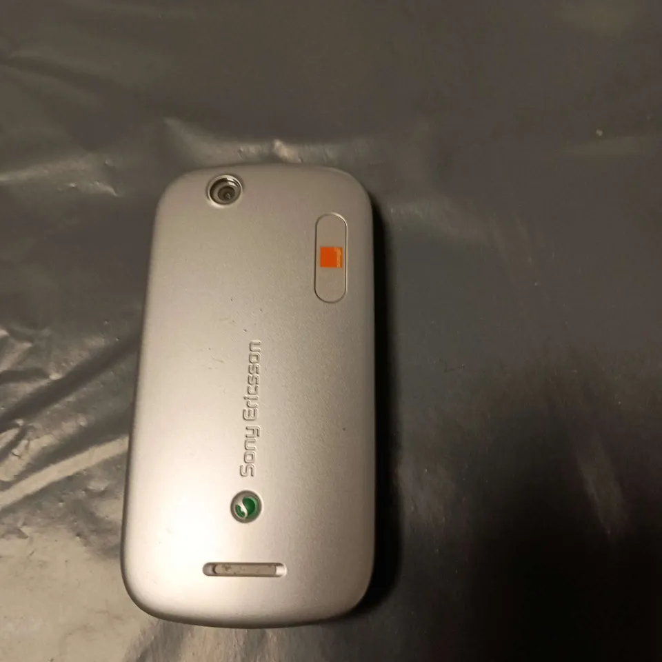 SONY ERICSSON MOBILE PHONE – SILVER 
