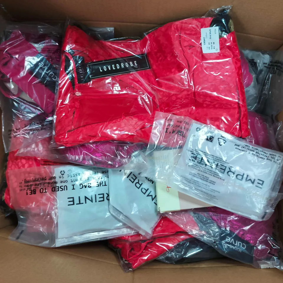 APPROXIMATELY 40 ASSORTED CLOTHING ITEMS IN VARIOUS SIZES, STYLES & COLOURS TO INCLUDE BRANDS SUCH AS EMPREINTE, LOVEDROBE, TRIUMPH, ETC - COLLECTION ONLY