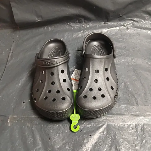 CROCS BLACK SIZE M9 W10