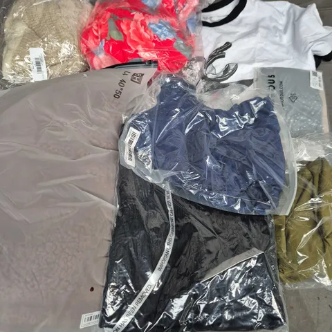 APPROXIMATELY 30 ASSORTED CLOTHING ITEMS IN VARIOUS SIZES, STYLES & COLOURS TO INCLUDE BRANDS SUCH AS ESMEE, GLAMOROUS, JADE, ETC - COLLECTION ONLY