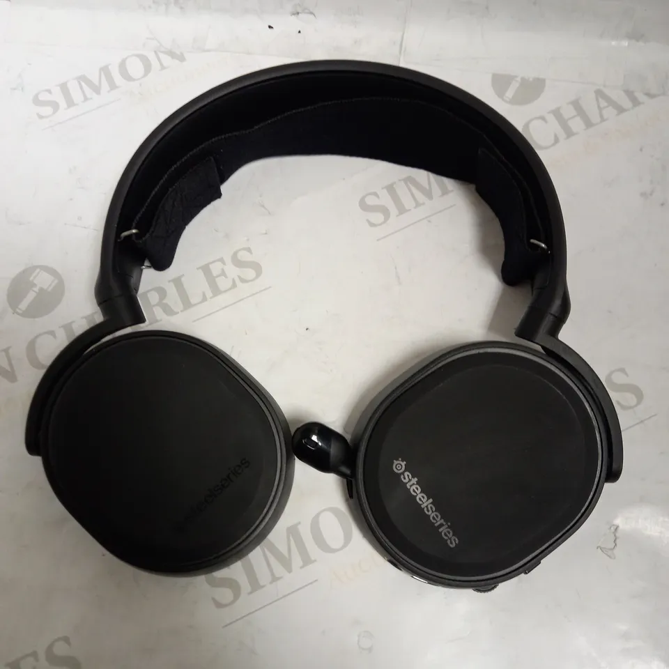 STEEL SERIES ARCTIS 5 SURROUND RGB GAMING HEADPHONES 