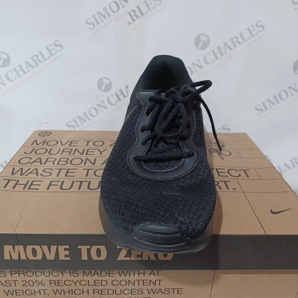 BOXED NIKE TANJUN BLACK TRAINERS - UK 10