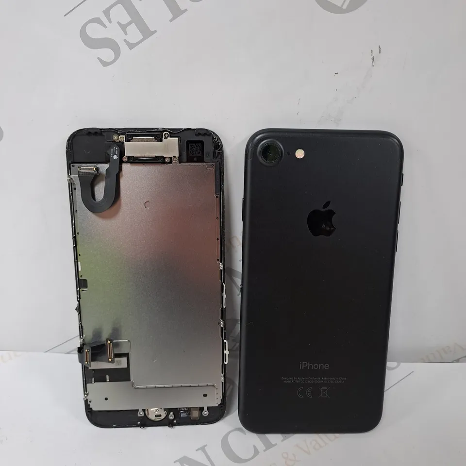 APPLE IPHONE 7 (A1778) SMARTPHONE