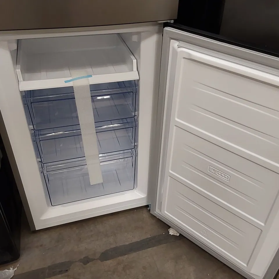 SWAN SR156120I 55CM WIDE, TOTAL NO FROST, 50/50 SPLIT FRIDGE FREEZER - INOX