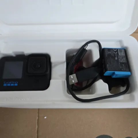 GOPRO HERO10 BLACK ACTION CAMERA WITH USB CABLE & SPARE BATTERY