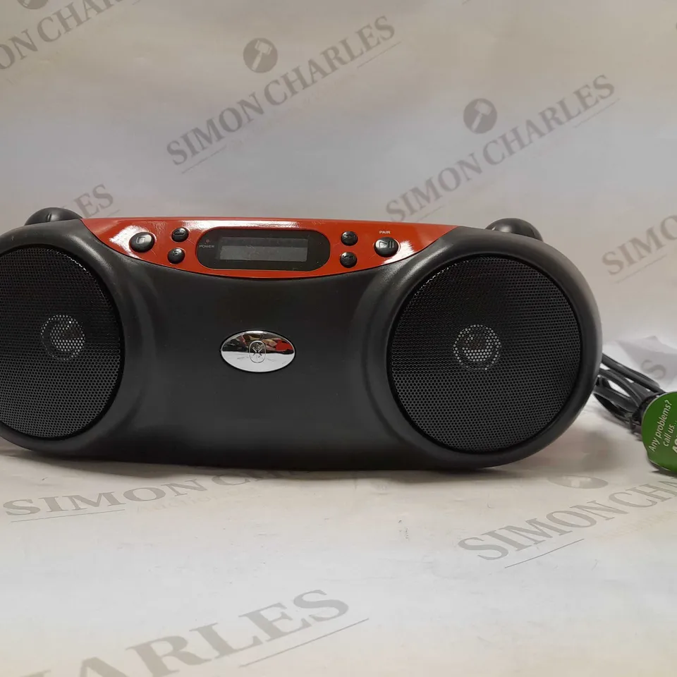 BLUETOOTH CD BOOMBOX 3.5MM AUX