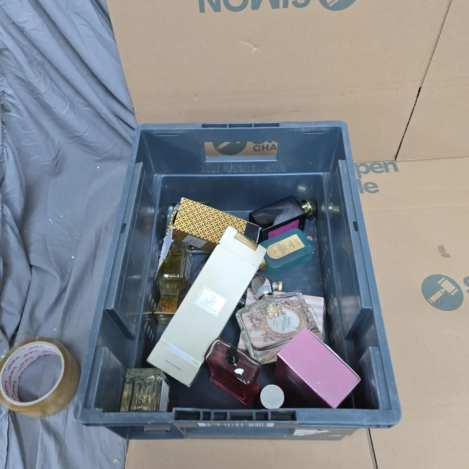 TOTE OF APPROXIMATELY 14 ASSORTED BEAUTY ITEMS TO INCLUDE: GENTLEMANS RETRIBUTION  EAU DU PARFUM