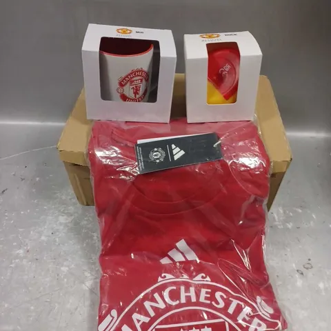 BOXED MANCHESTER UNITED TSHIRT SIZE XL, MUG AND RUBBER DUCK 