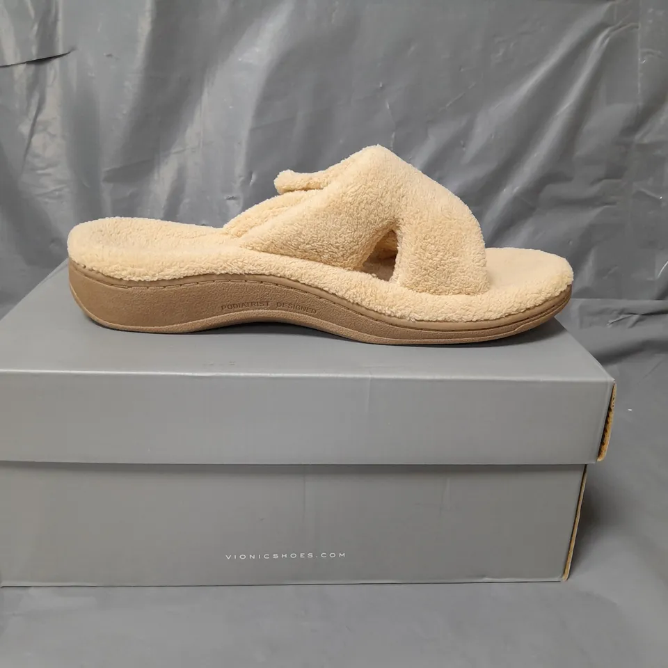 VIONIC LADIES TEDDY FLEECE SLIPPER MULES TAN SIZE 6