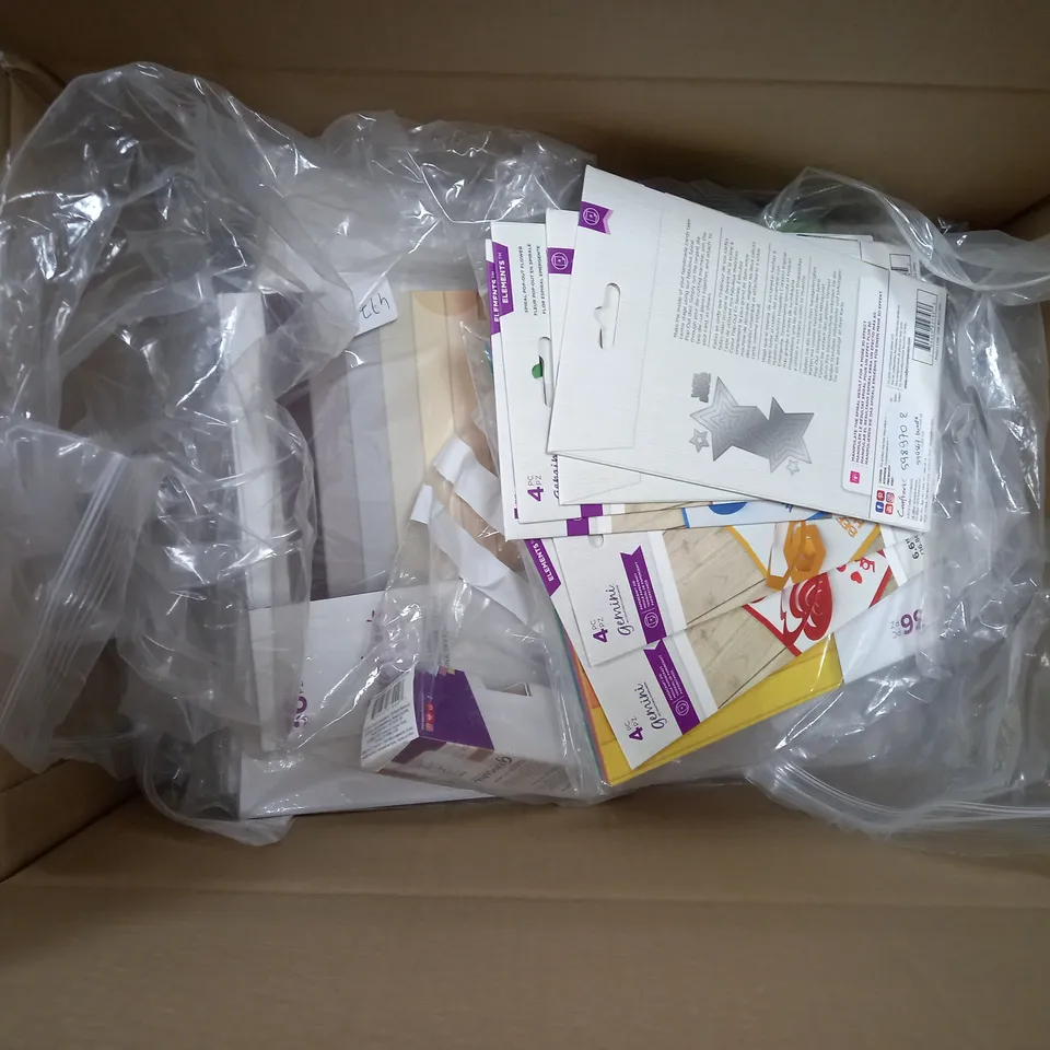 BOX OF APPROX 50 ASSORTED CRAFT ITEMS TO INCLUDE SPECTRUM NOIR PROFESSIONAL ALCOHOLIC MARKERS, NITWIT PAWS-ITIVITY COLLECTION, GEMINI PAPERCRAFT DIE, ETC. 