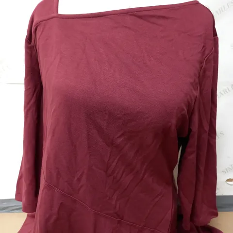 BEN DE LISI DRESS IN RHUBARB SIZE 18