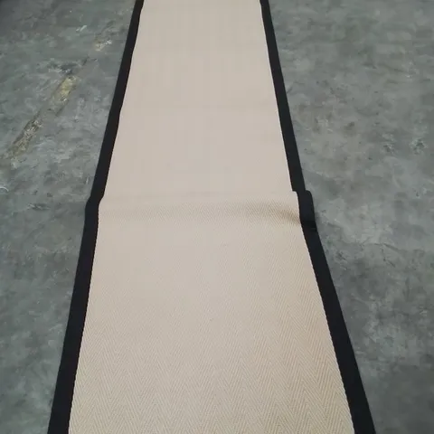 QUALITY DESIGNER AREA RUG - APPROXIMATELY 300X80CM