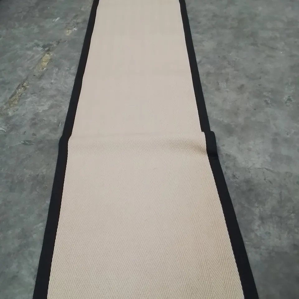 QUALITY DESIGNER AREA RUG - APPROXIMATELY 300X80CM