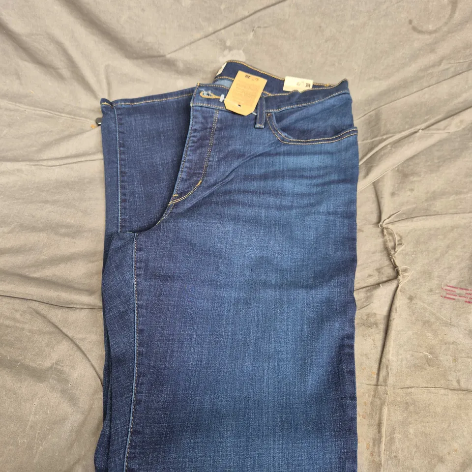 LEVI'S 312 SHAPING SLIM JEANS – INDIGO DENIM 30W 30L
