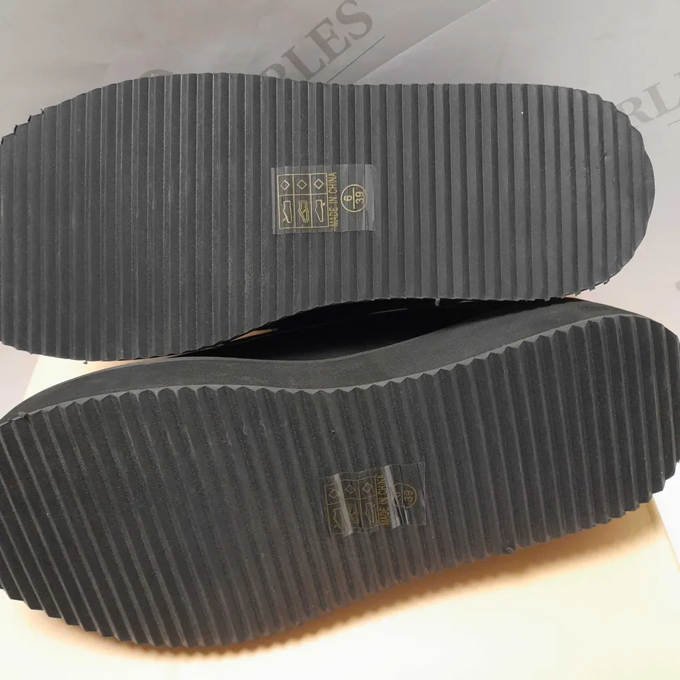 KOI ZANGARO BLACK PU FLATFORM SHOES - SIZE 6