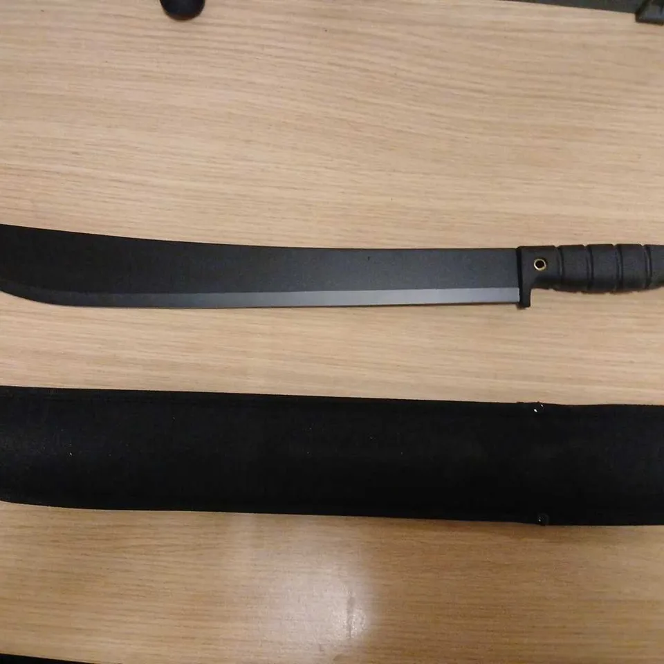 APPROXIMATELY 12 LARGE FIXED-BLADE KNIFE WITH SHEATH – BLACK-COATED BLADE