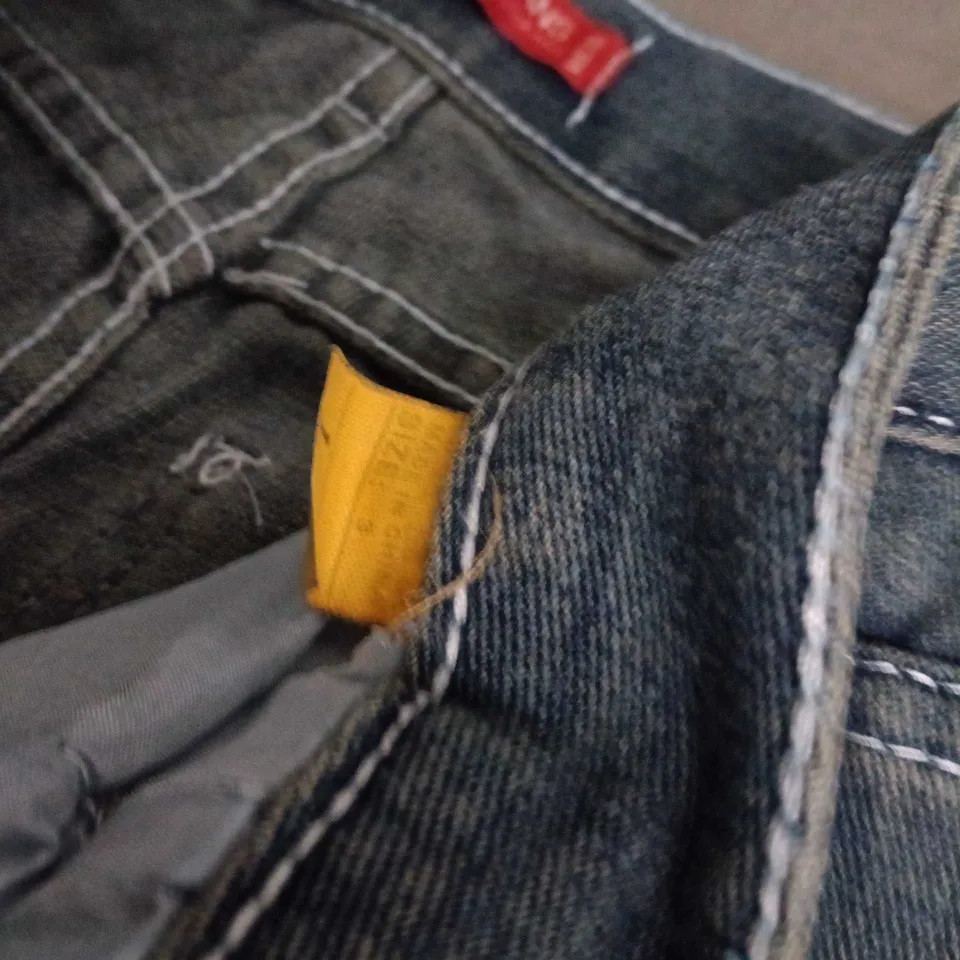 JNCO JEANS – BLUE DENIM JEANS WITH ORANGE BACK-POCKET EMBROIDERY SIZE 3 