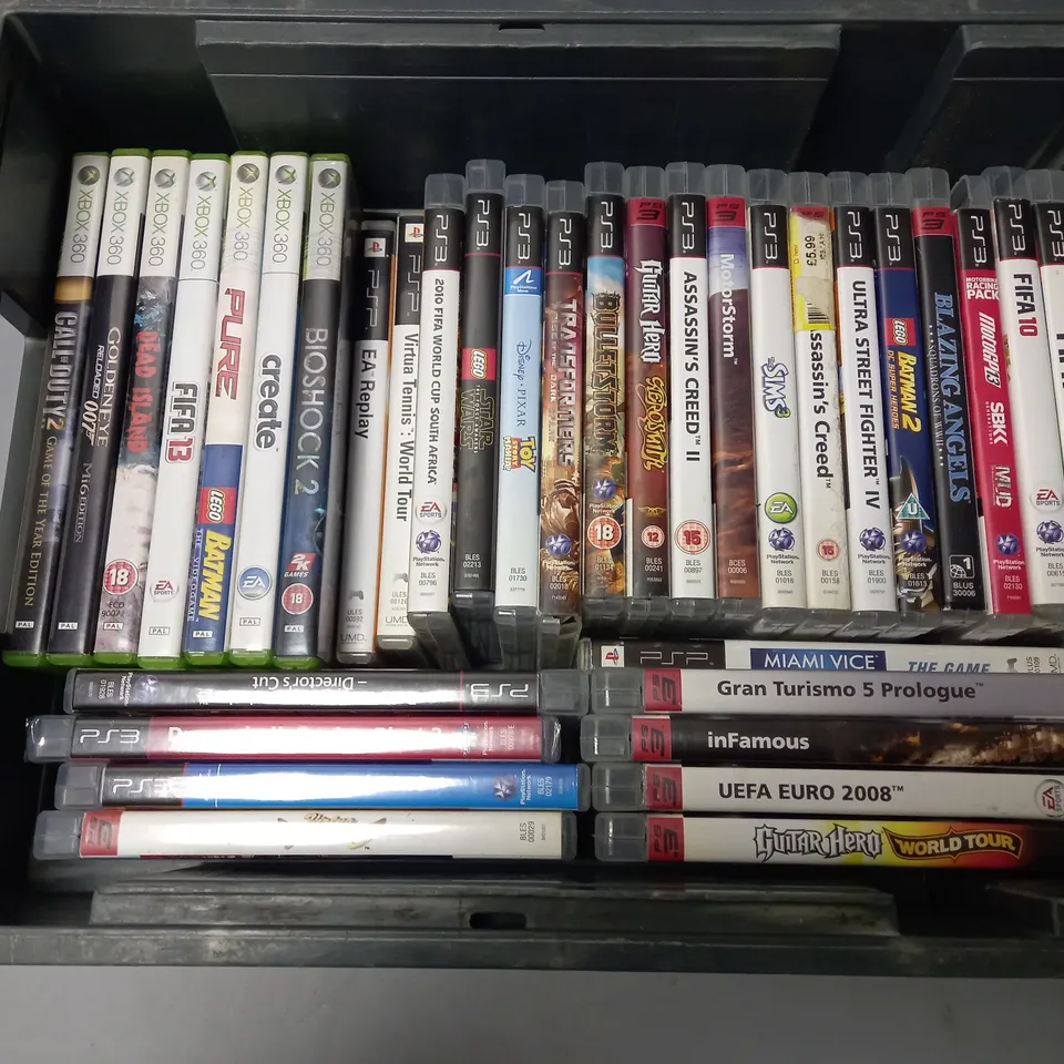 APPROXIMATELY 32 ASSORTED GAMES TO INCLUDE BIOSHOCK 2 (XBOX 360), 2010 FIFA WORLD CUP SOUTH AFRIA (PS3), VIRTUAL TENNIS:WORLD TOUR (PSP), ETC