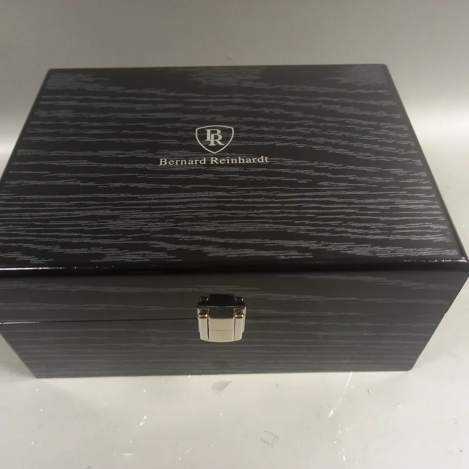 BERNARD REINHARDT STAINLESS STEEL GENTS WATCH WITH SWISS MOVEMENT IN WOODEN GIFT BOX