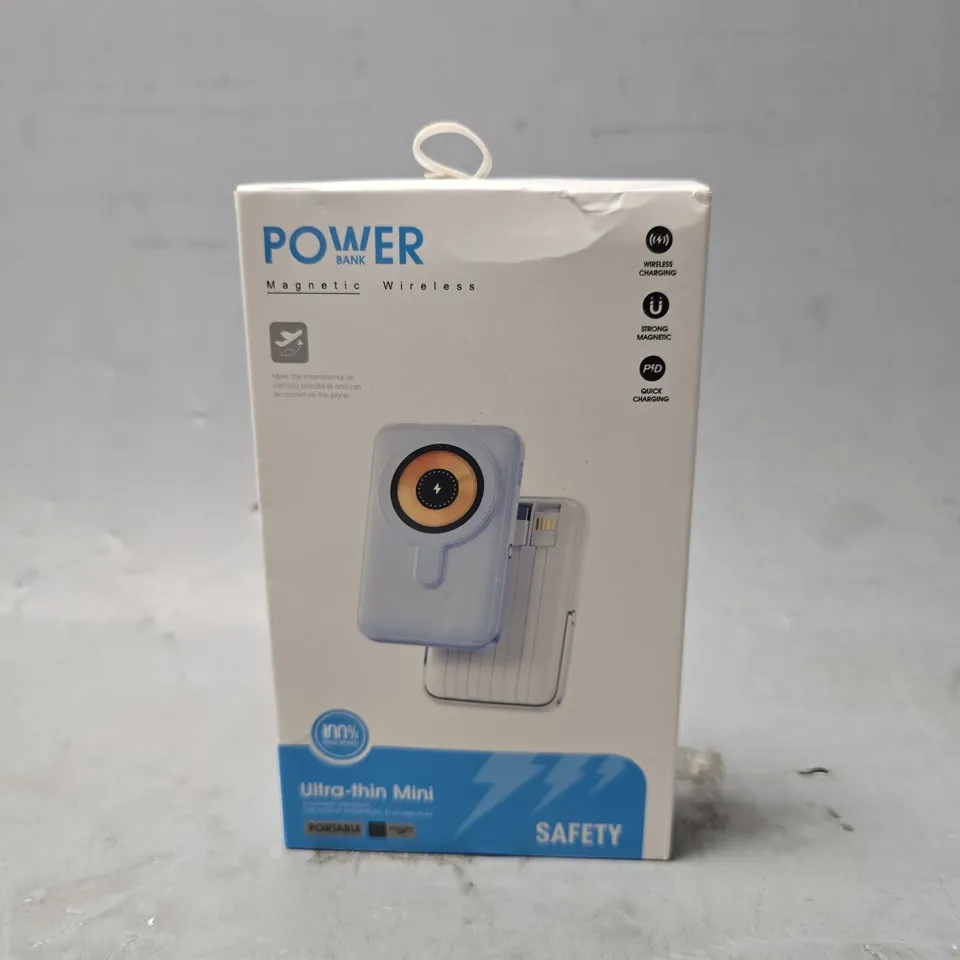 BOXED UNBRANDED POWER BANK MAGNETIC WIRELESS ULTRA THIN MINI IN WHITE