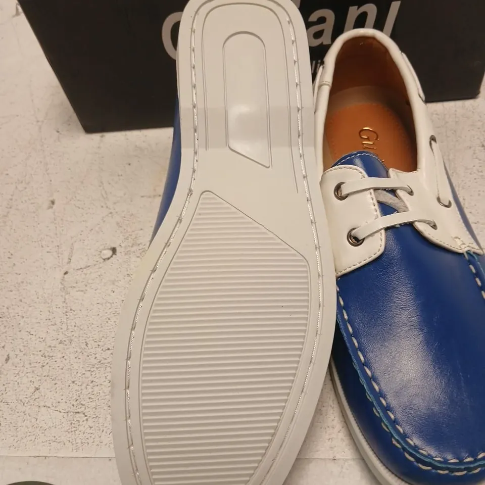 GUCCIANI COLLEZIONE ITALIANA BLUE/WHITE LEATHER BOAT SHOES UK 7 (EU 41)