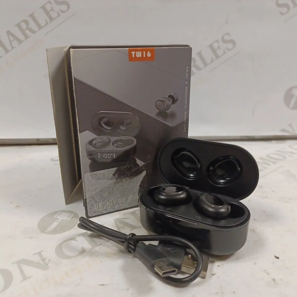 BOXED TW16 IN-EAR HEADPHONES 