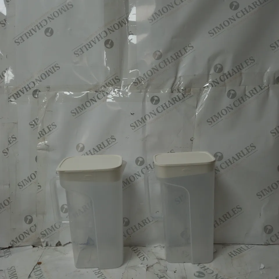 BOX OF 2 MEASURING JUGS