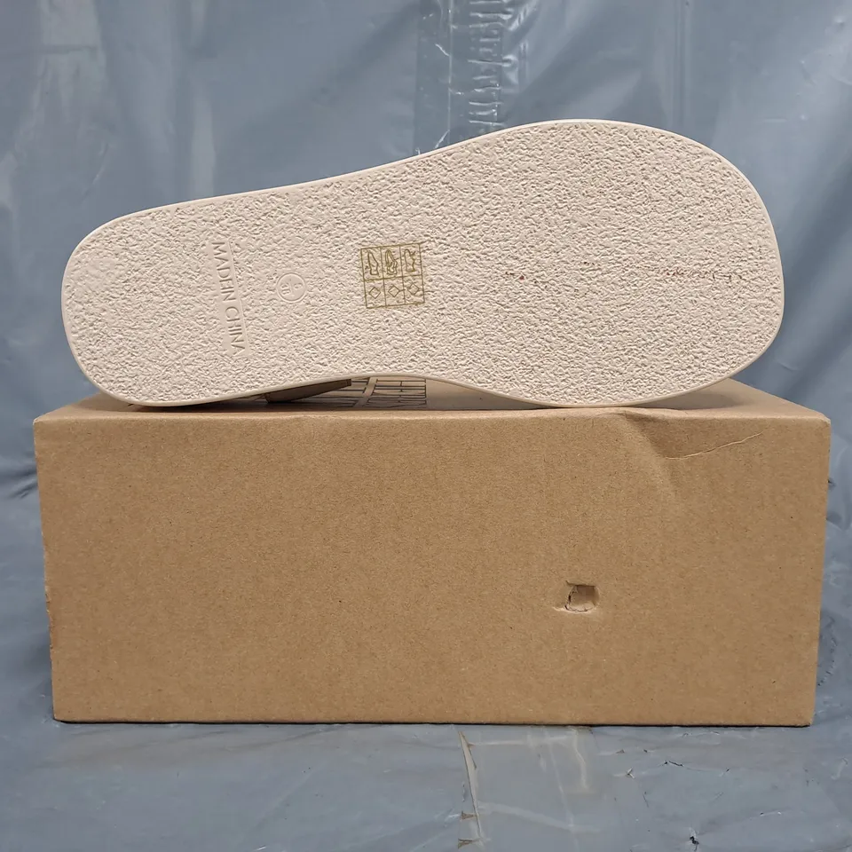 BOXED PAIR OF WHERE'S THAT FROM OPEN TOE PLATFORM SANDALS IN CREAM SIZE 5