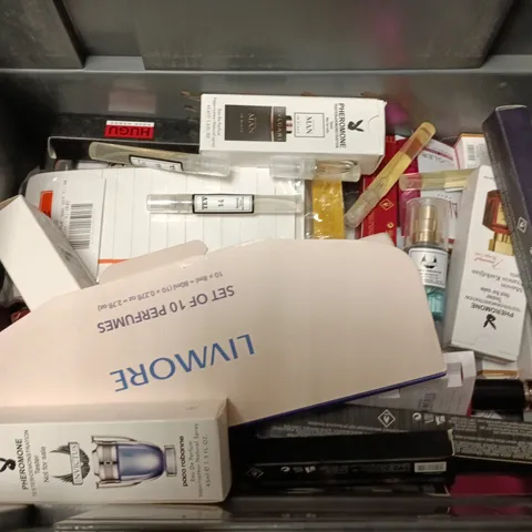 APPROX 20 ASSORTED PERFUME TESTERS 