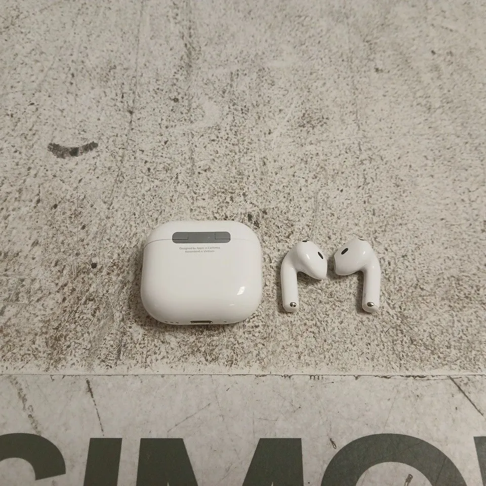 APPLE AIRPODS 4 WITH ACTIVE NOISE CANCELLATION IN CHARGE CASE UNBOXED