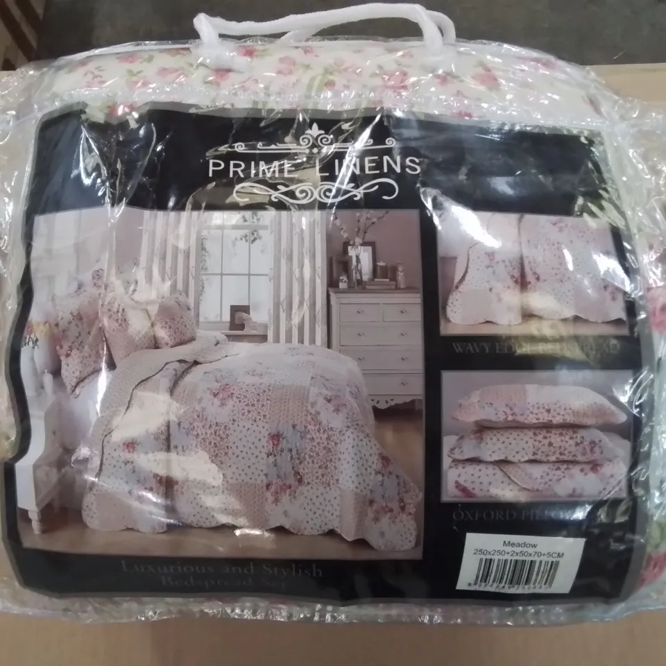 PRIME LINENS BEDSPREAD SET IN MEADOW - 250X250CM