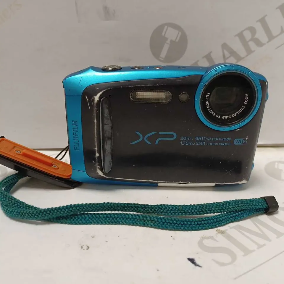 FUJIFILM FINEPIX XP120 CAMERA