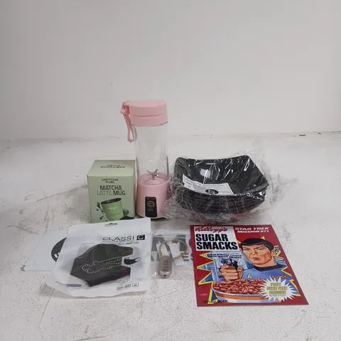 TOTE OF APPROXIMATELY 15 ASSORTED ITEMS TO INCLUDE STAR TREK SPOCK ART, MATCHA LATTE MUG, BOWLS, NON MEDICAL MASK ETC