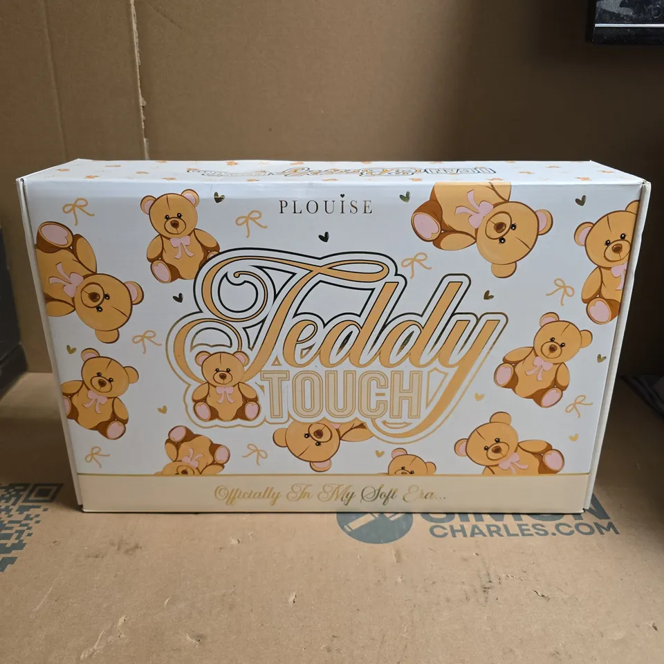SEALED PLOUISE TEDDY TOUCH BATH AND BODY GIFT BOX