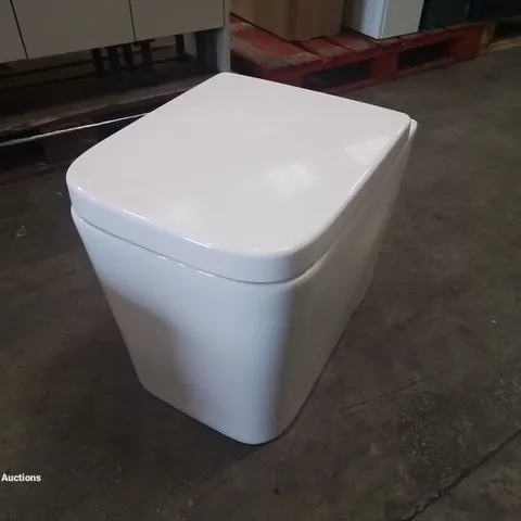 DESIGNER TOILET WITH SOFT CLOSE SEAT