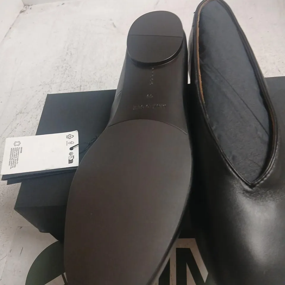 MASSIMO DUTTI BLACK LEATHER LOAFERS – UK 7