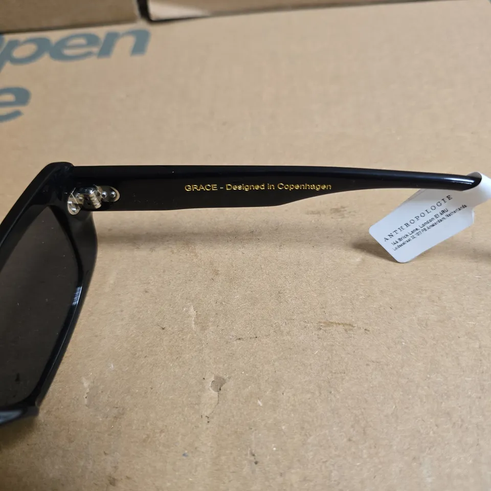 MESSYWEEKEND GRACE SUNGLASSES, BLACK ACETATE – DESIGNED IN COPENHAGEN