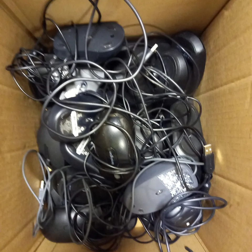 APPROXIMATELY 30 ASSORTED WIRELESS & WIRED MICE TO INCLUDE LOGITECH, DELL, MICROSOFT ETC  