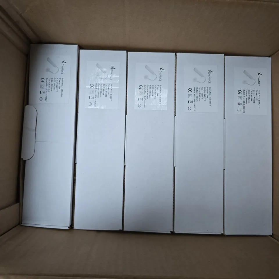 BOX OF APPROX 10 ASSORTED ADVANCE EMKIT-1 EMERGENCY DOWNLIGHT KIT 3W IN WHITE