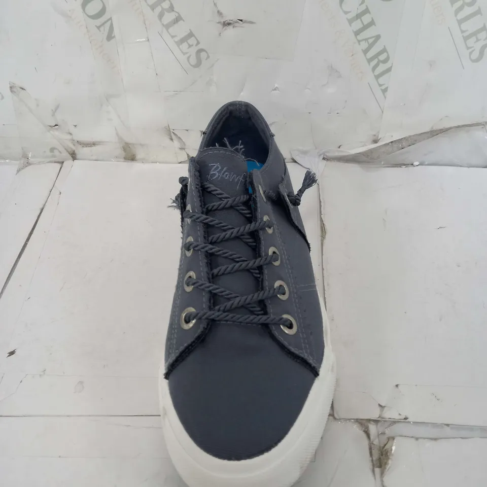 BLOWFISH MALIBU LACE UP TRAINERS IN SLATE GREY - SIZE UNSPECIFIED 